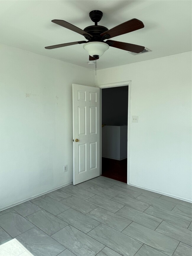 Building Photo - 20110 Mountain Dale Dr