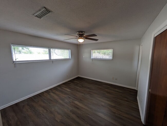 Building Photo - Imperial Estates Rental