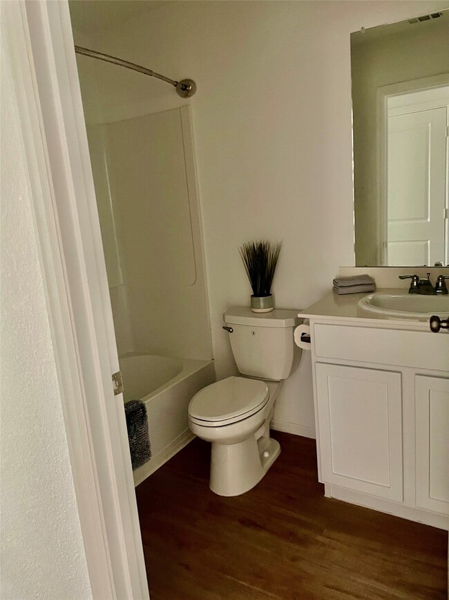 Building Photo - 221 Crystal Bay Ln