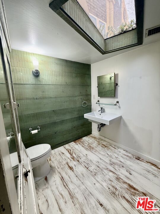 Building Photo - 3419 Strongs Dr