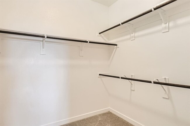 Building Photo - 2412 Lakey Cv