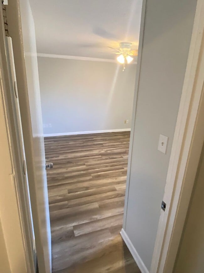 Building Photo - San Vincente