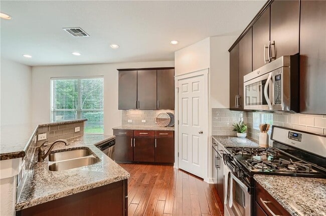 Building Photo - 2101 Rivers Edge Way
