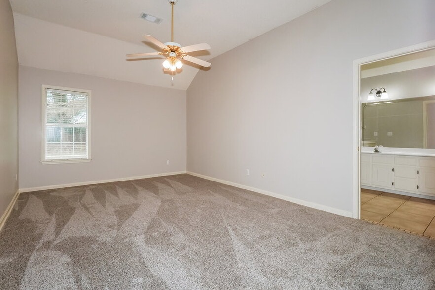 Building Photo - 6658 Raner Cove