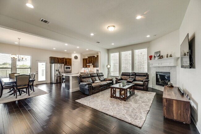 Building Photo - Charming 3-Bedroom Retreat with 2 Full Baths in Roanoke