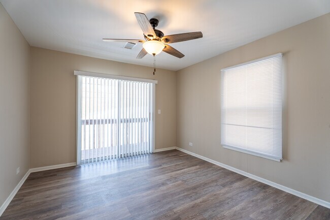 Building Photo - 774 Terrace Ct