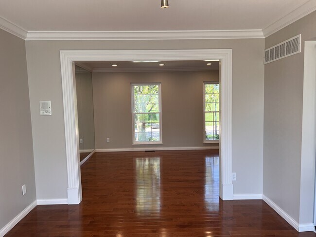Building Photo - 12790 Polo Parc Dr