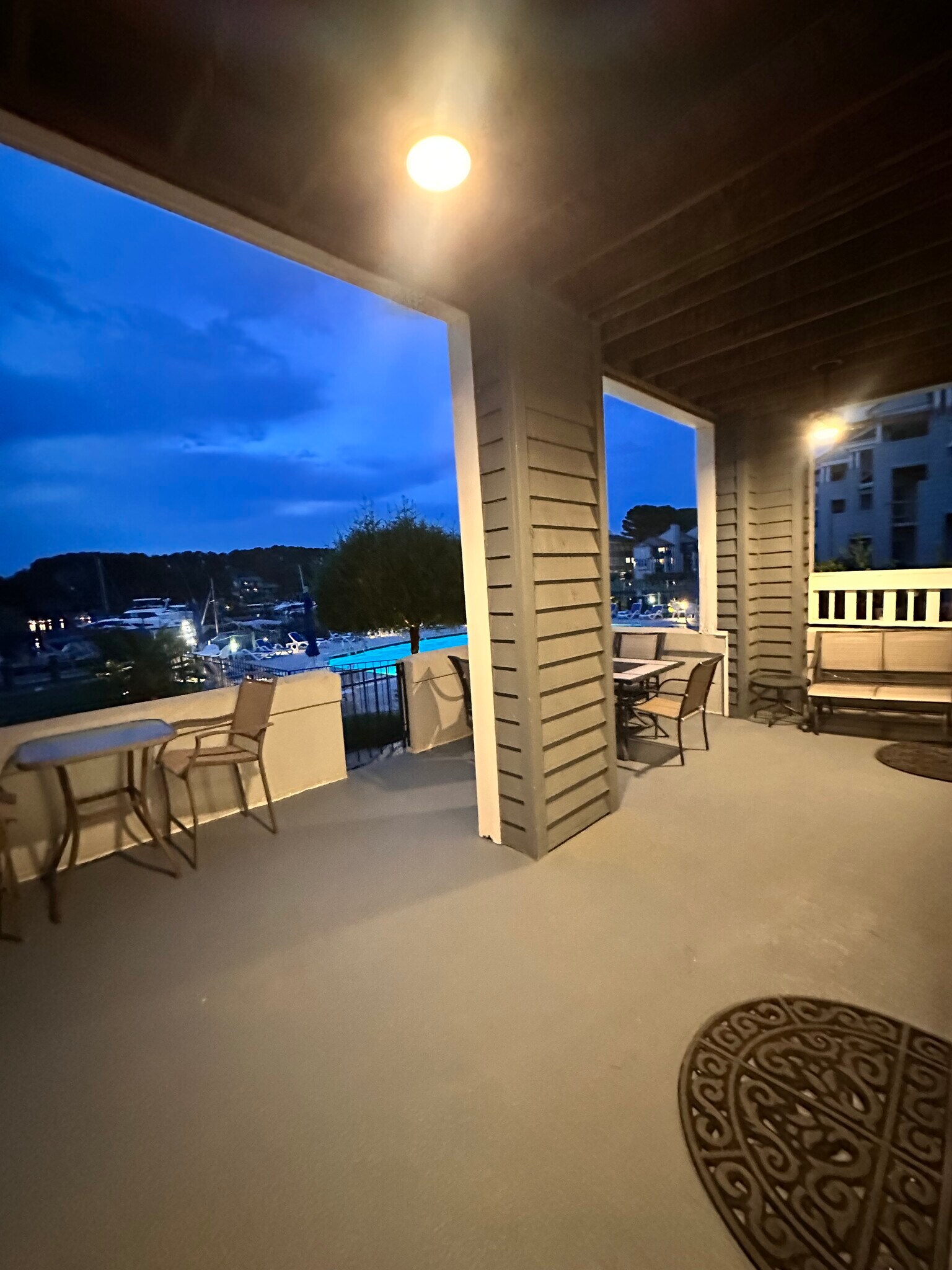 Double deck - 18713 Vineyard Point Ln