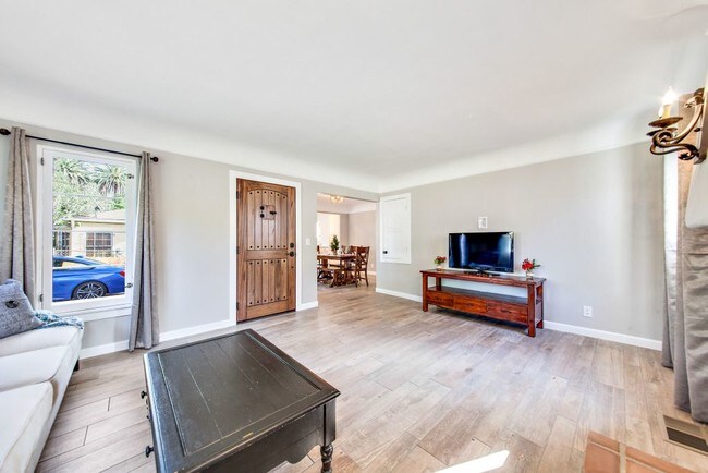 Living Room Pic 1 - 100 W Tremont St