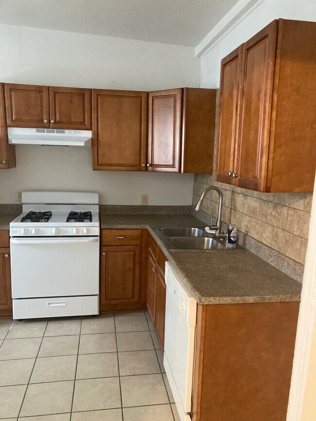 Building Photo - 7435 Garfield St