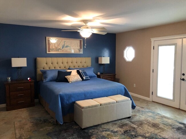 Building Photo - 45+ Active Adult Resort Community Updated Golf Course Property Available APRIL 2026 through Decem...