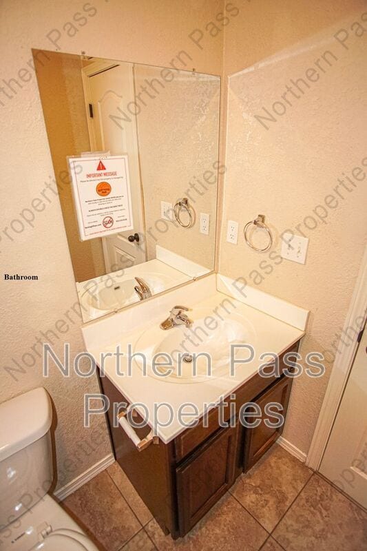 Building Photo - 2866 Grant 6