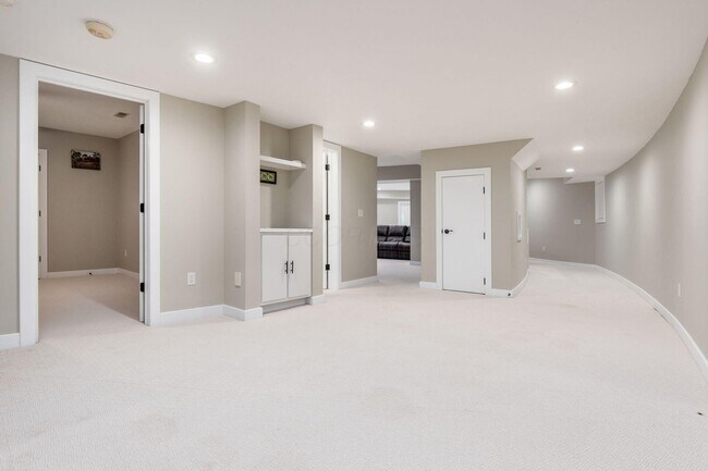 Building Photo - 4602 Sandwich Ct