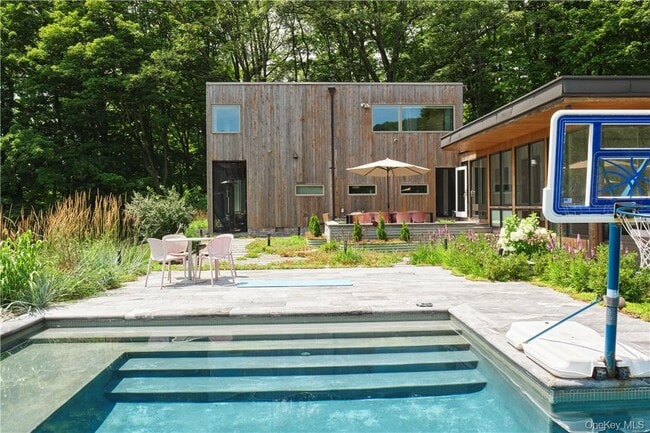 Building Photo - 194 Pleasant Ridge Rd