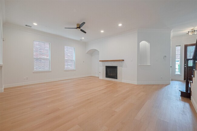 Building Photo - 1514 Olive Park