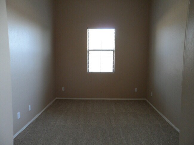 Building Photo - Beautiful 3bd/2ba Home in Gated Community