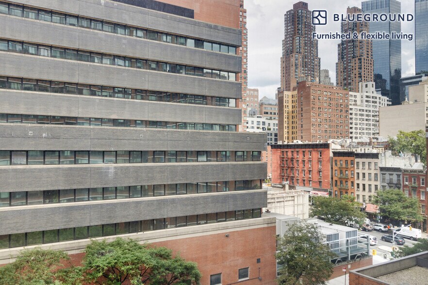Building Photo - 500 W 56th St