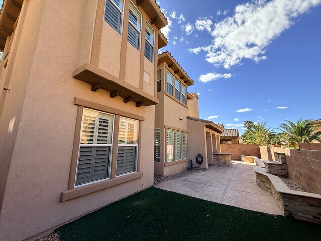 Building Photo - Tuscany Guard Gated Community