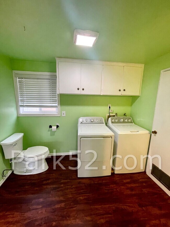 Building Photo - 2501 Bridgeport Way W