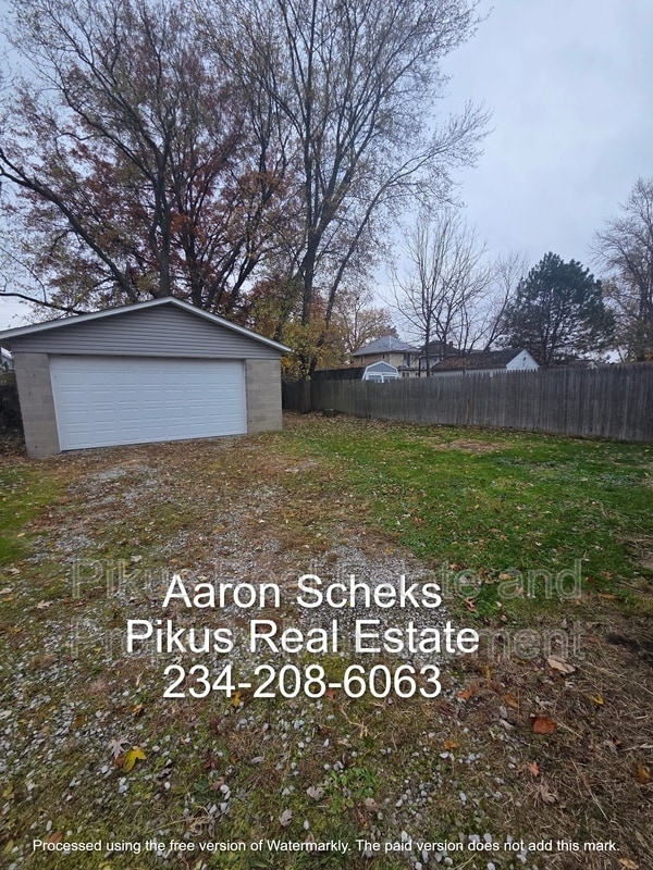 Building Photo - 1806 Flint Ave