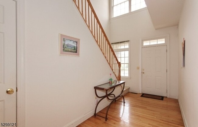 Building Photo - 173 Raymound Blvd