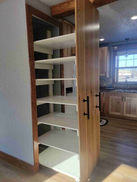 Building Photo - 103 1st St SE