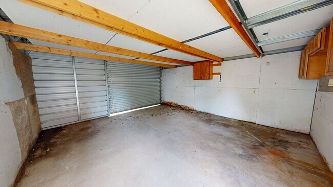 Building Photo - 978 Linwood Ave