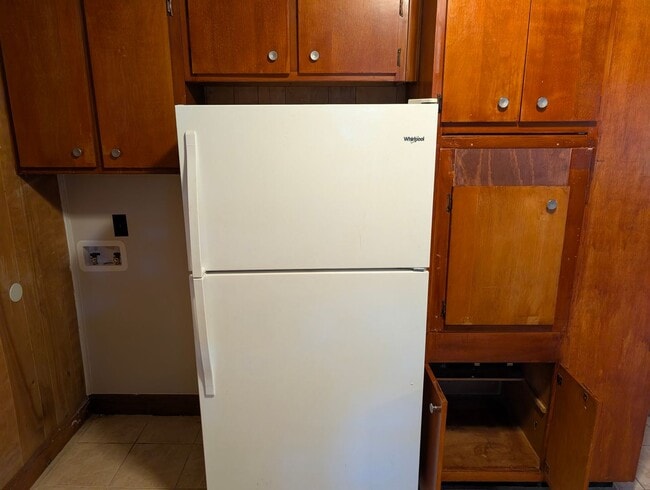 Building Photo - 3 Bedroom, 1.5 Bath Home with HVAC & Fenced Backyard