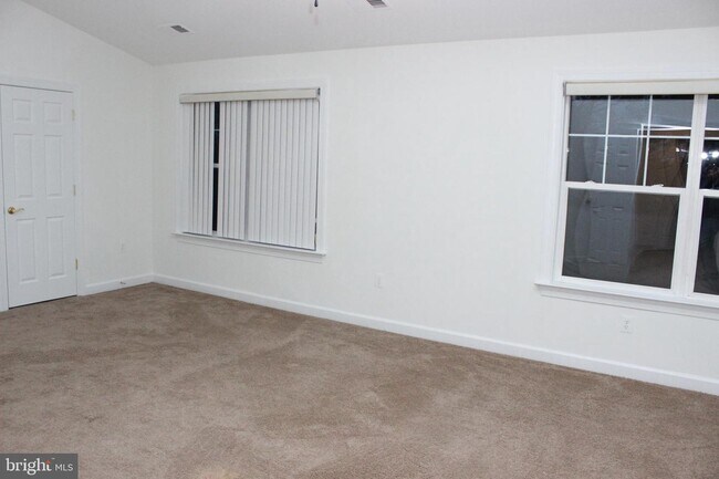 Building Photo - 8289 Glade Bank Dr