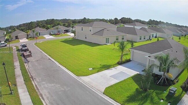 Building Photo - 11605 Savanna Lks Blvd
