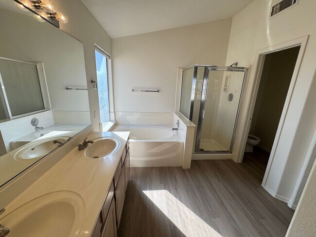 Building Photo - Chandler Home 3 bed - 2 1/2 bath with Loft...
