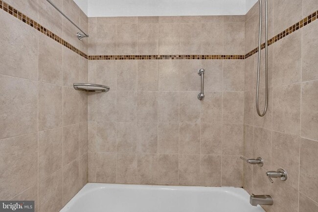 Building Photo - 10522 Lime Tree Way