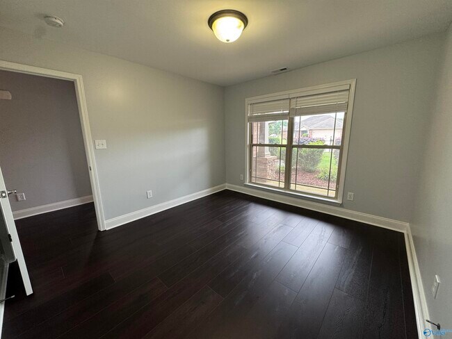 Building Photo - 212 Grantham Cir