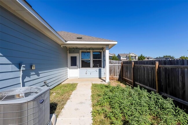 Building Photo - 2533 Pecan Island Dr