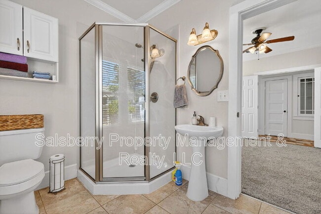 Building Photo - 212 N Grand Ave