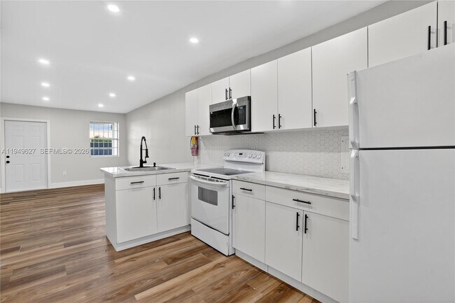 Building Photo - 4801 NW 33rd Ave