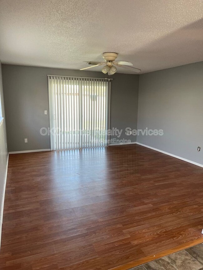Building Photo - 513 Sunnyside Pl