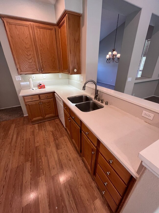 Building Photo - Beautiful Single-Story Corona Home-1556 Ir...