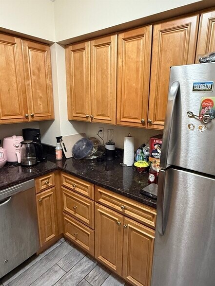 Building Photo - 125 Pleasant St