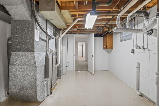 Building Photo - 309 Victory Ave