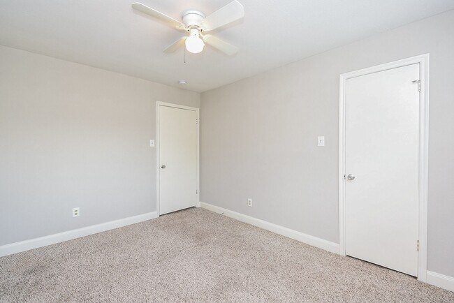 Building Photo - 3030 Great Lakes Ave