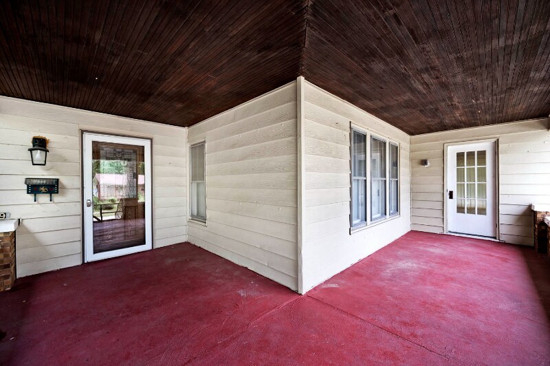 Building Photo - 269 N Vine St