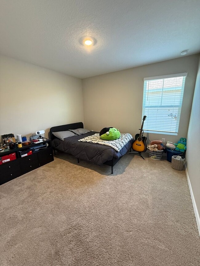 Building Photo - For Rent – Spacious 5-Bedroom Home in Lithia