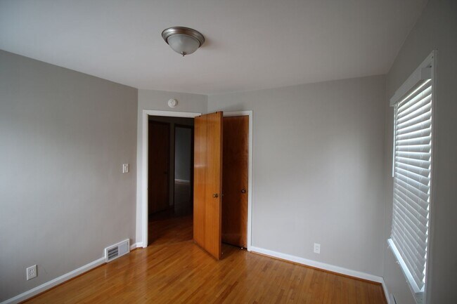 Building Photo - 10427 S Morrow Cir
