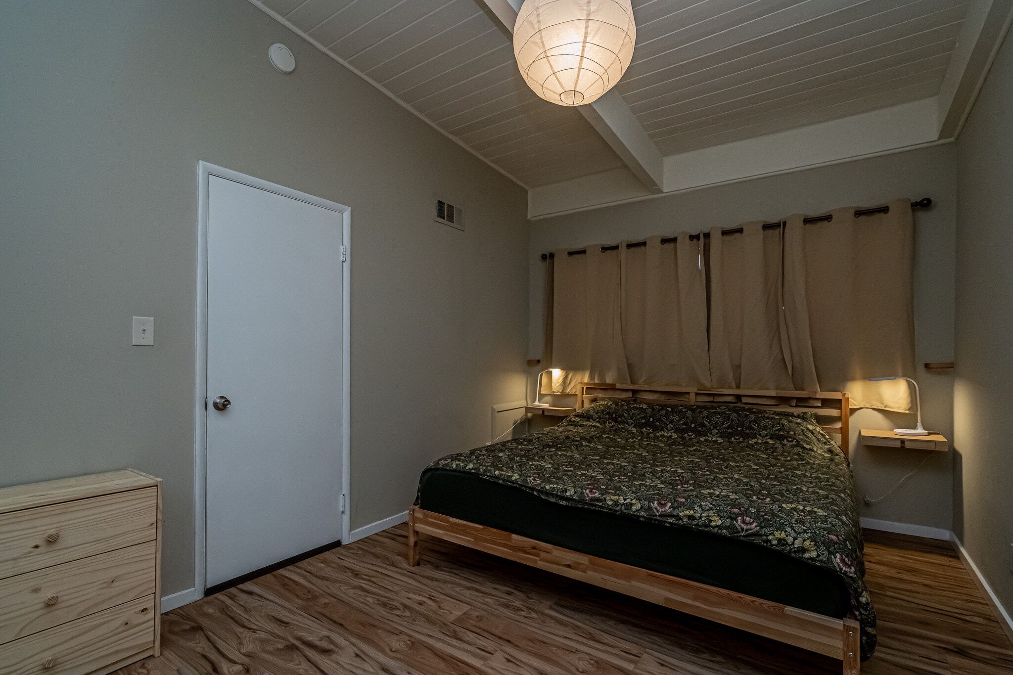 Building Photo - 4965 Americana Dr