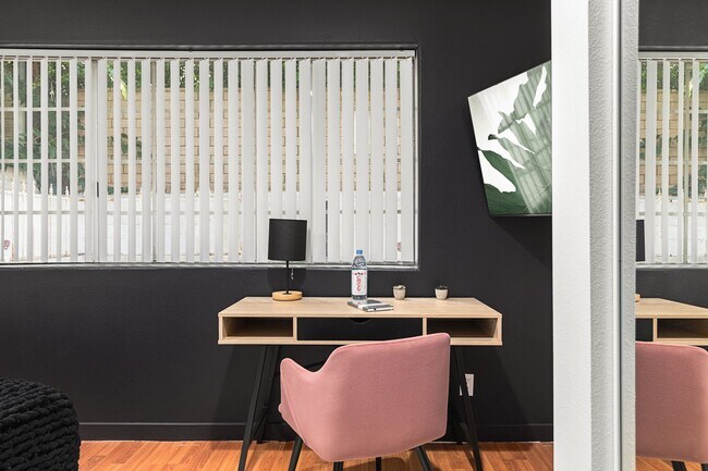 Building Photo - 10777 Ashton Ave