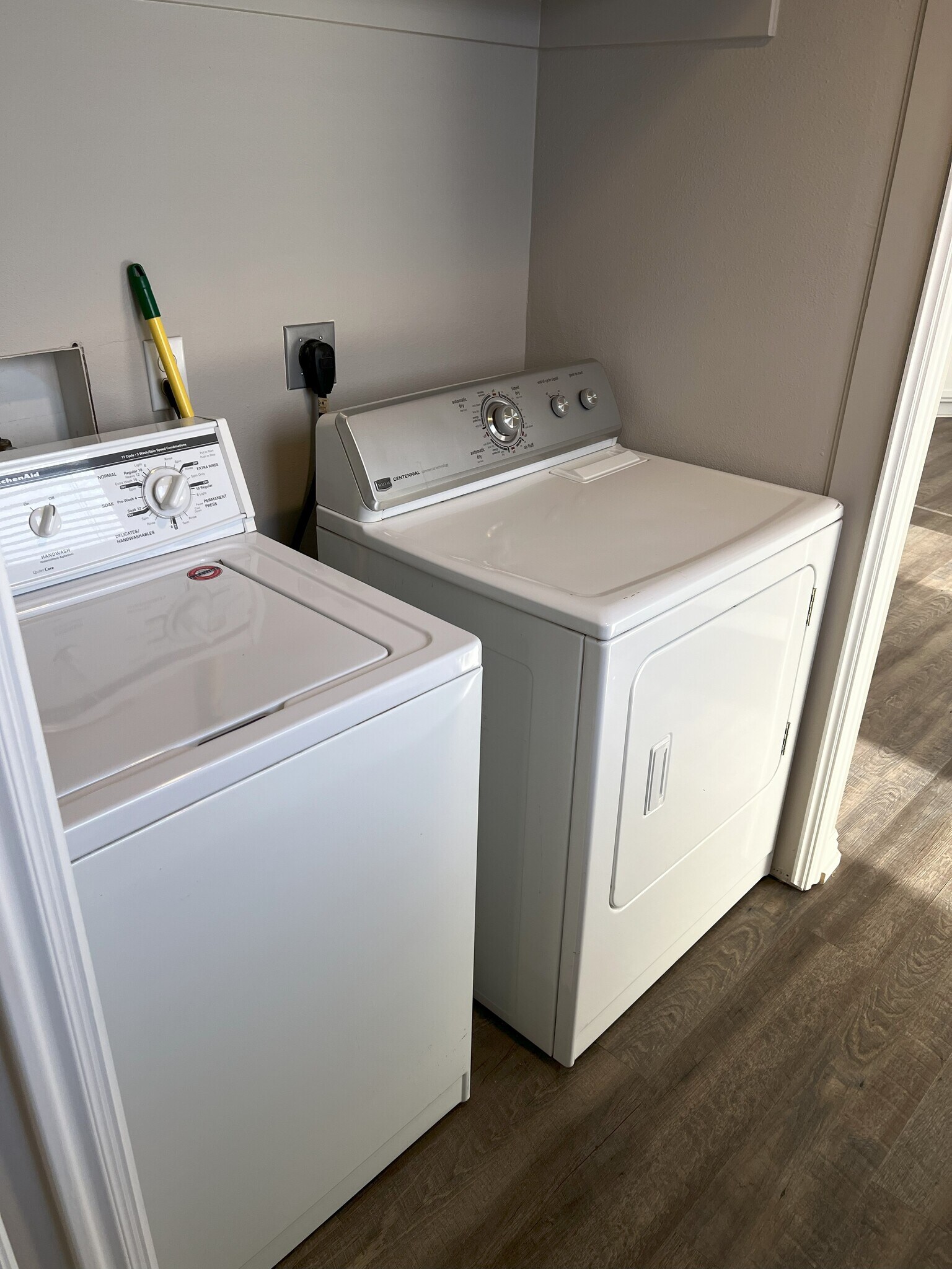 Washer/Dryer - 1251 Alpine Way