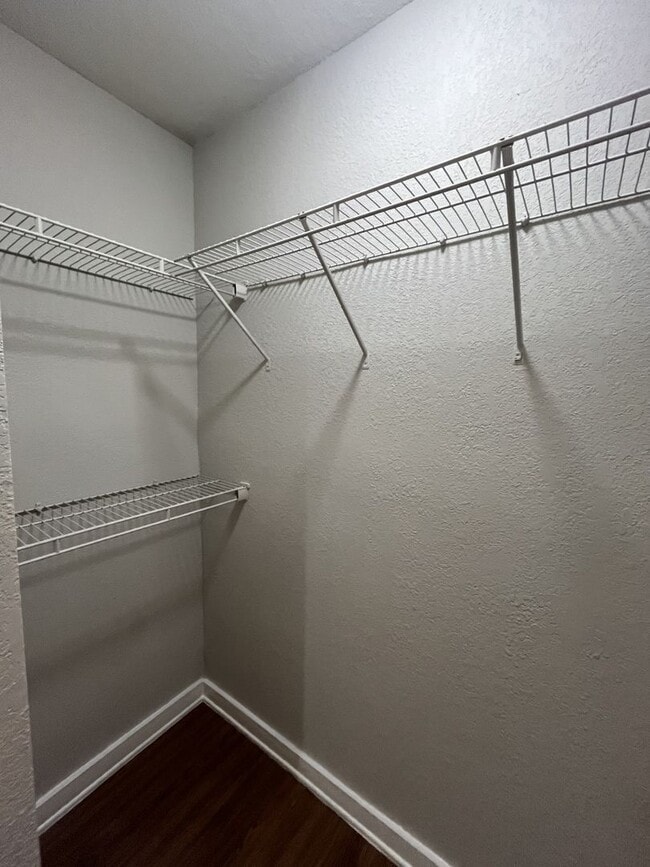 Interior Photo - Live Montrose 400 Westmoreland