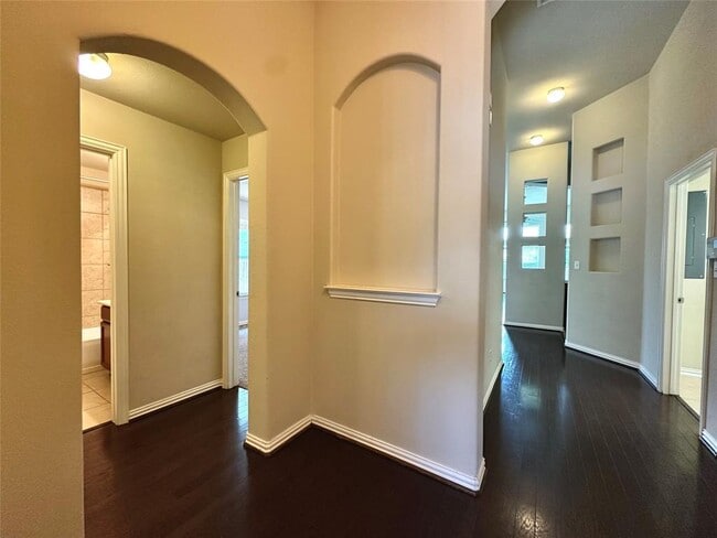 Building Photo - 8250 Arezzo Dr