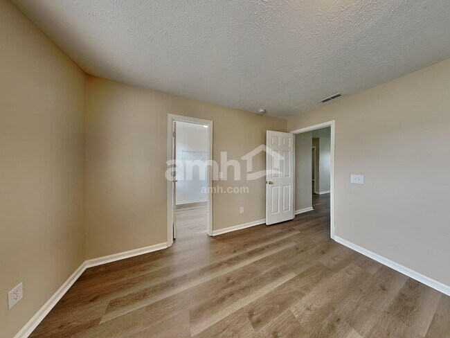 Building Photo - 10825 Spring Green Dr